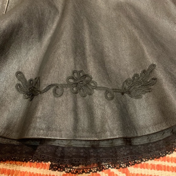 Sold Vintage Vera Pelle Embroidered Leather Skirt - Picture 2 of 6